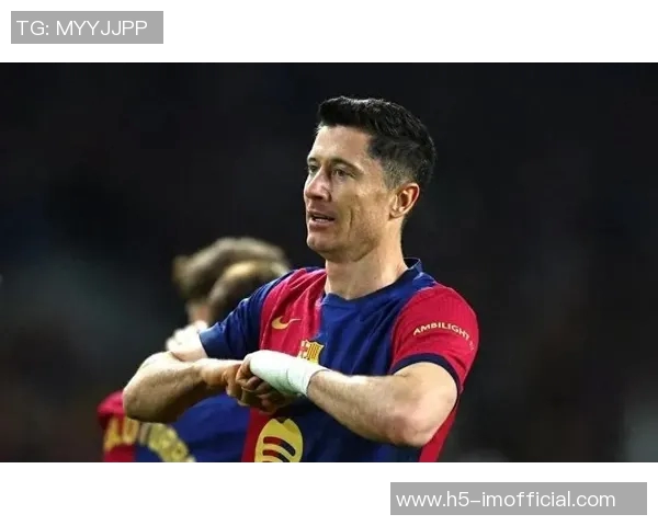 巴萨训练最新动态莱万缺席门将首发人选仍待揭晓