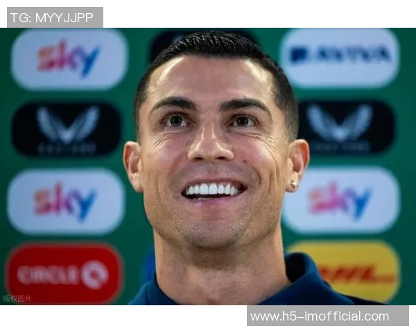 C罗获环球声望奖回应家人劝停称仍能为球队贡献为何不继续奋斗